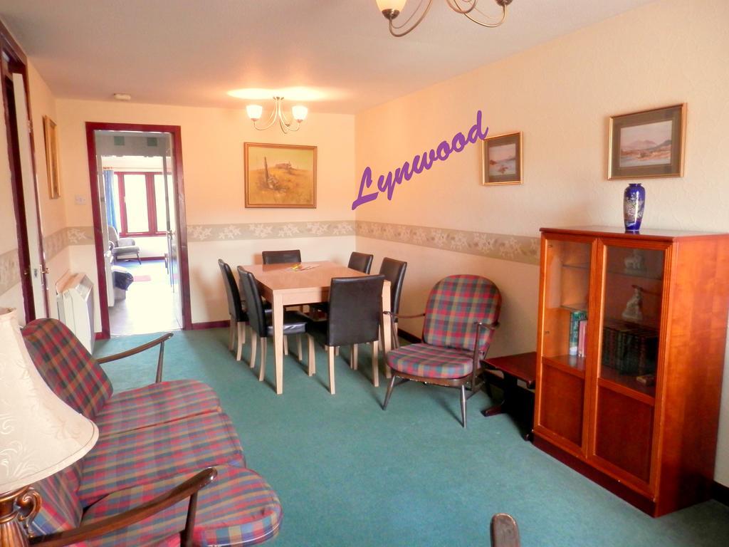 Cairngorm Highland Bungalows อาวีมอร์ ภายนอก รูปภาพ