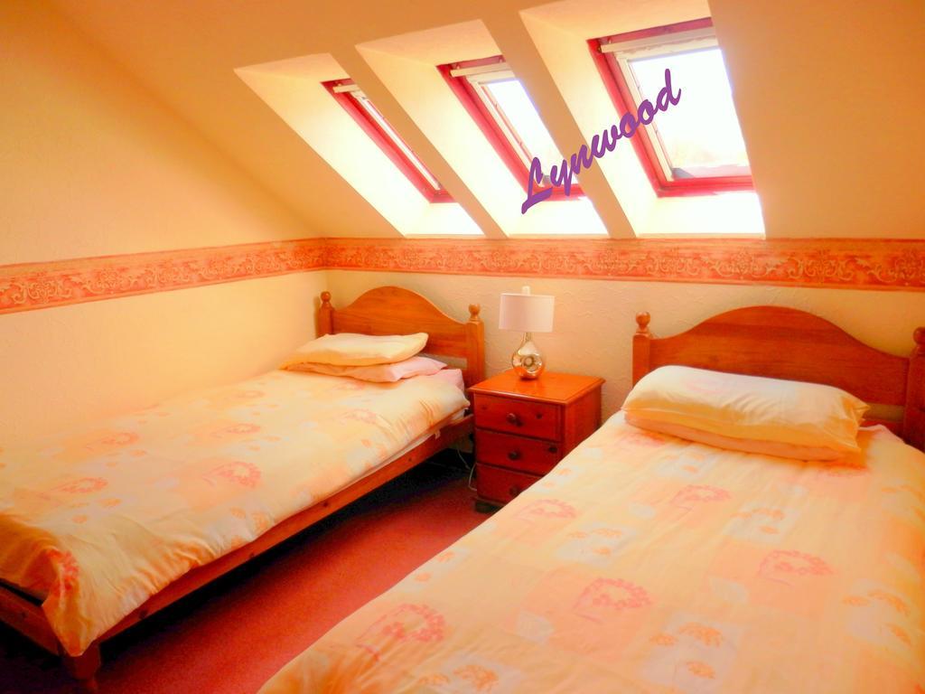 Cairngorm Highland Bungalows อาวีมอร์ ภายนอก รูปภาพ