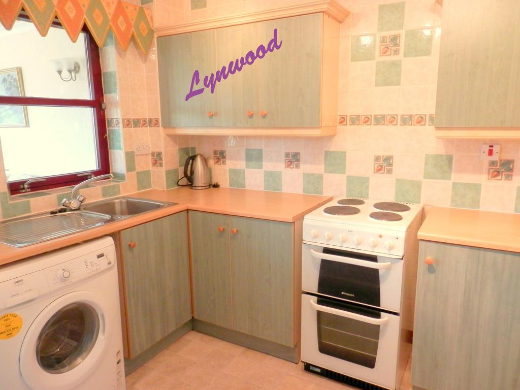 Cairngorm Highland Bungalows อาวีมอร์ ภายนอก รูปภาพ